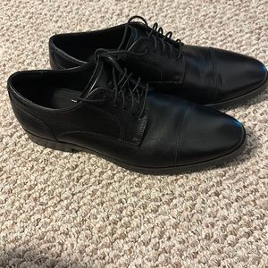 Black Cole Haan dress shoes EUC